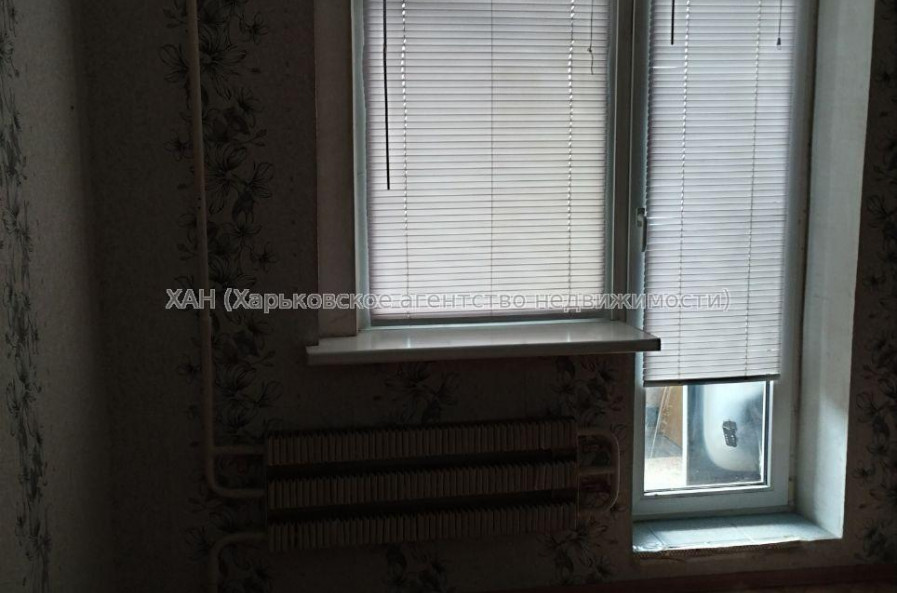 Продам квартиру, Бучмы ул. , 4 кім., 68 м², частичный ремонт 