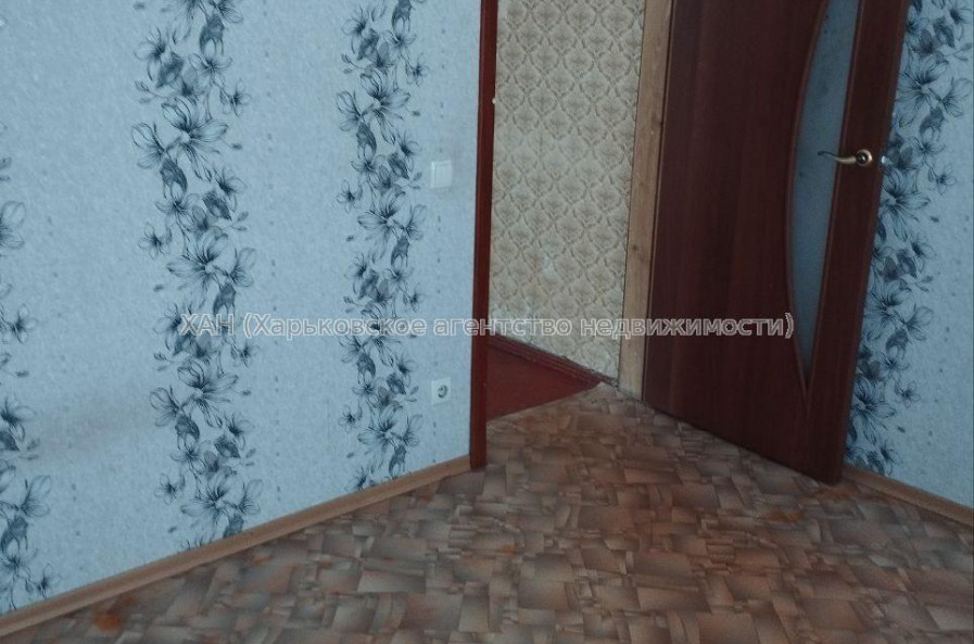 Продам квартиру, Бучмы ул. , 4 кім., 68 м², частичный ремонт 