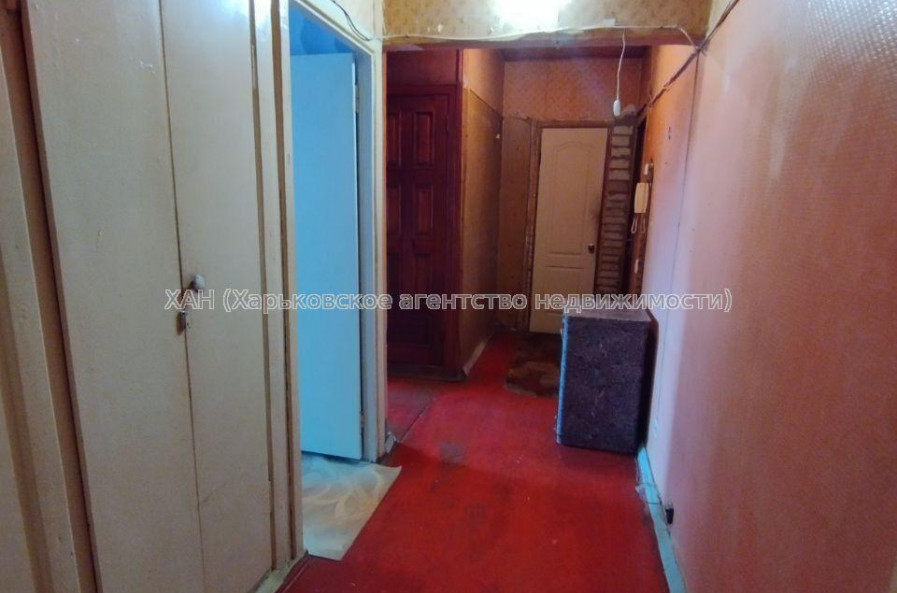 Продам квартиру, Бучмы ул. , 4 кім., 68 м², частичный ремонт 