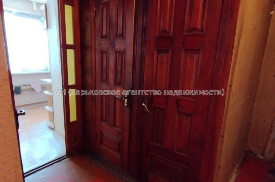 Продам квартиру, Бучмы ул. , 4 кім., 68 м², частичный ремонт 