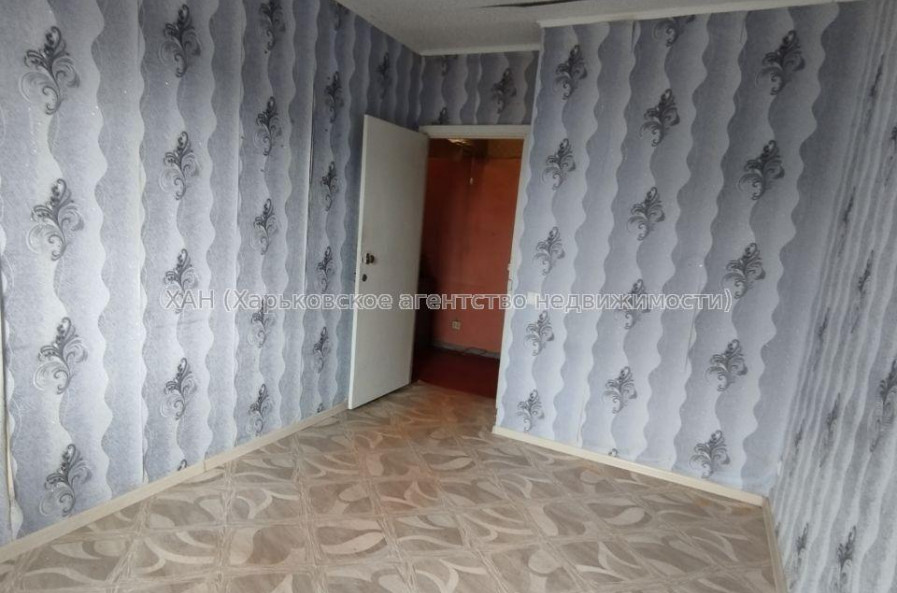 Продам квартиру, Бучмы ул. , 4 кім., 68 м², частичный ремонт 