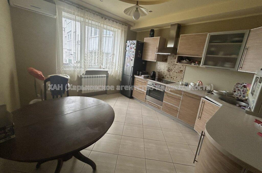 Продам квартиру, Академика Павлова ул. , 3  ком., 89.10 м², евроремонт 