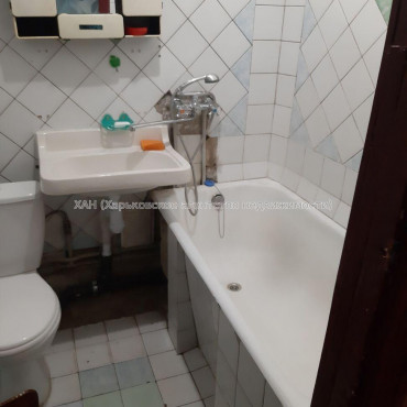 Продам квартиру, Валентиновская ул. , 1 кім., 30 м², советский ремонт 