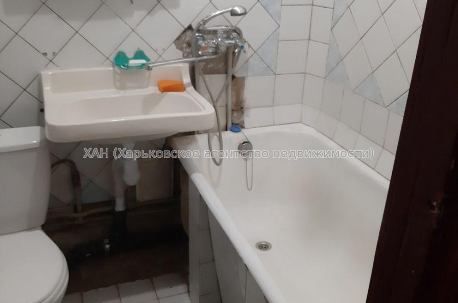 Продам квартиру, Валентиновская ул. , 1 кім., 30 м², советский ремонт 
