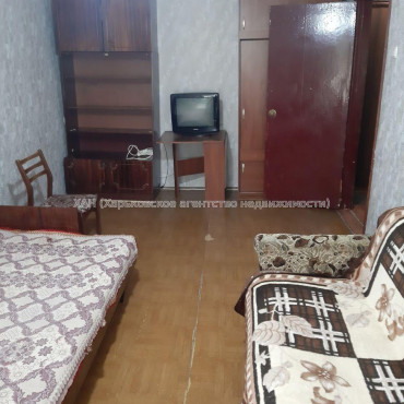 Продам квартиру, Валентиновская ул. , 1 кім., 30 м², советский ремонт 