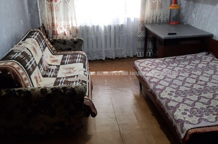 Продам квартиру, Валентиновская ул. , 1 кім., 30 м², советский ремонт 
