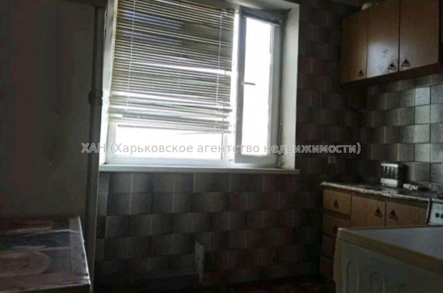 Продам квартиру, Героев Харькова просп. , 1  ком., 33 м², частичный ремонт 