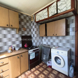 Продам квартиру, Героев Харькова просп. , 1 кім., 33 м², без ремонта