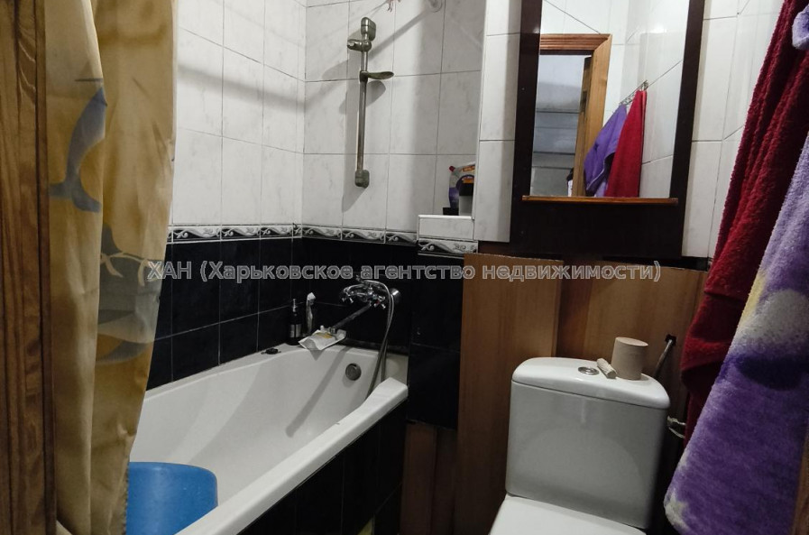 Продам квартиру, Героев Харькова просп. , 1 кім., 33 м², без ремонта 