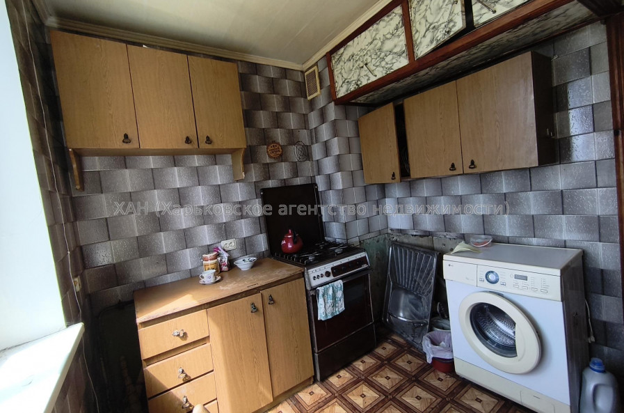 Продам квартиру, Героев Харькова просп. , 1 кім., 33 м², без ремонта 