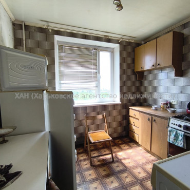 Продам квартиру, Героев Харькова просп. , 1 кім., 33 м², без ремонта 