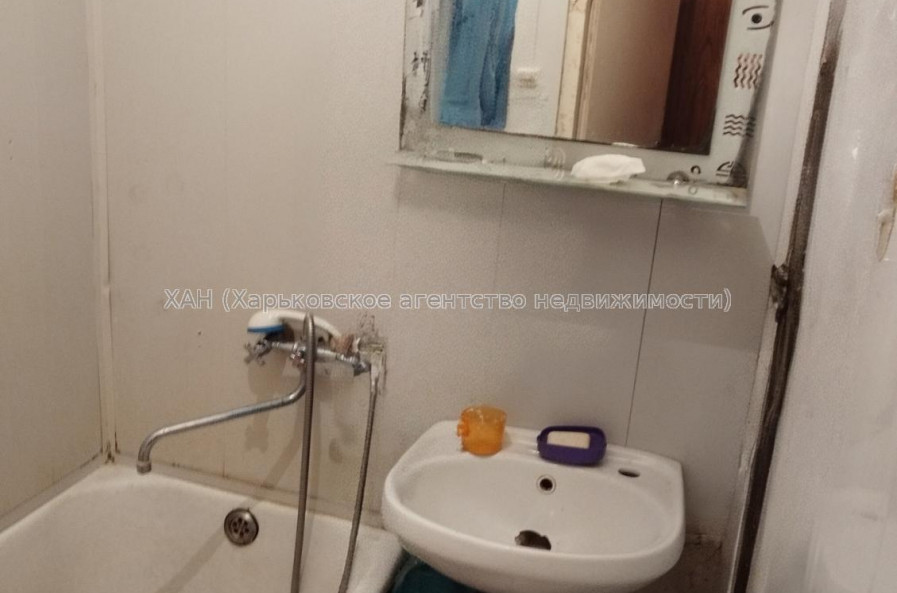 Продам квартиру, Ивана Кобзы ул. , 36 , 2  ком., 42 м², без ремонта 