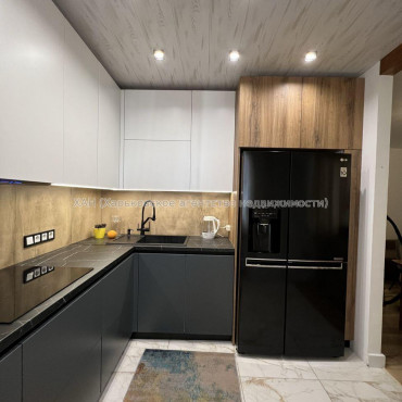 Продам квартиру, Ньютона ул. , 3  ком., 82 м², советский ремонт  - фото 1 Продам квартиру, Ньютона ул. , 3  ком., 82 м², советский ремонт