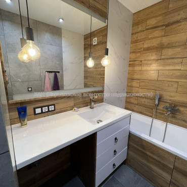 Продам квартиру, Ньютона ул. , 3  ком., 82 м², советский ремонт  - фото 5 Продам квартиру, Ньютона ул. , 3  ком., 82 м², советский ремонт