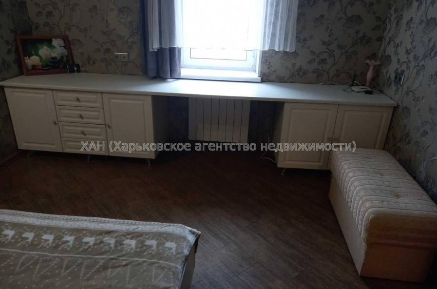 Продам квартиру, Залесская ул. , 2  ком., 61.90 м², косметический ремонт 