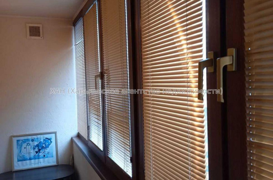 Продам квартиру, Залесская ул. , 2  ком., 61.90 м², косметический ремонт 