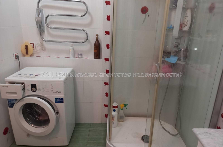 Продам квартиру, Залесская ул. , 2  ком., 61.90 м², косметический ремонт 