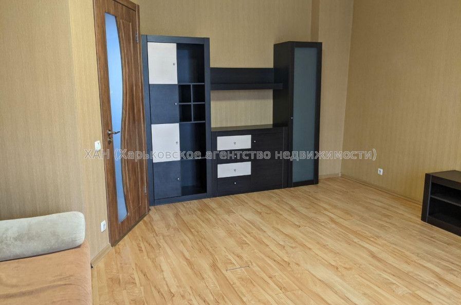 Продам квартиру, Науки просп. , 2 кім., 51.20 м², капитальный ремонт 