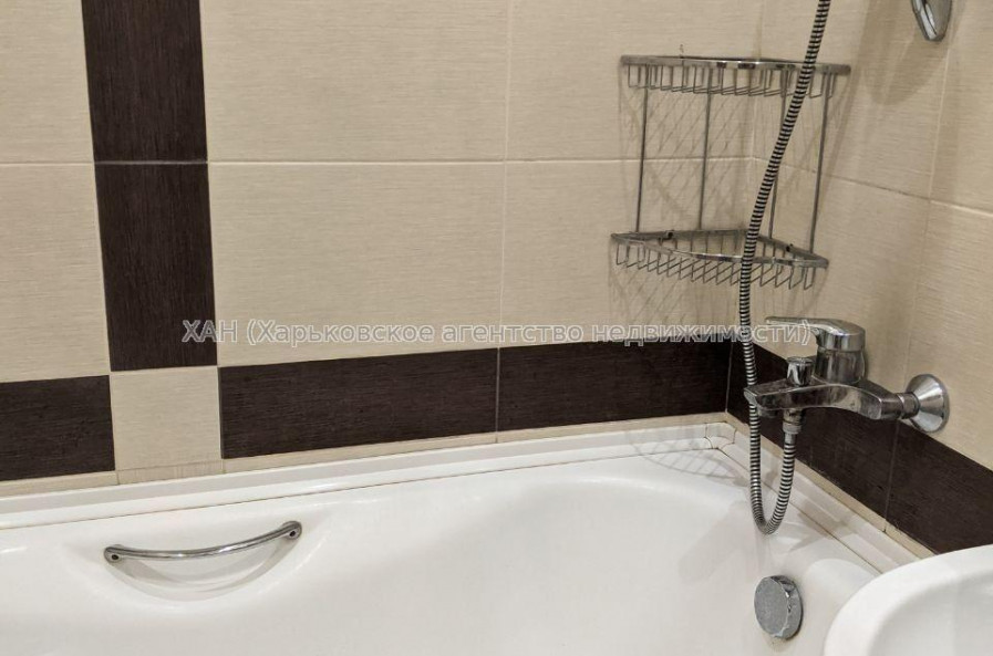 Продам квартиру, Науки просп. , 2 кім., 51.20 м², капитальный ремонт 