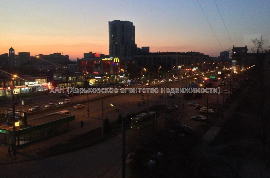 Продам квартиру, Науки просп. , 2 кім., 51.20 м², капитальный ремонт 