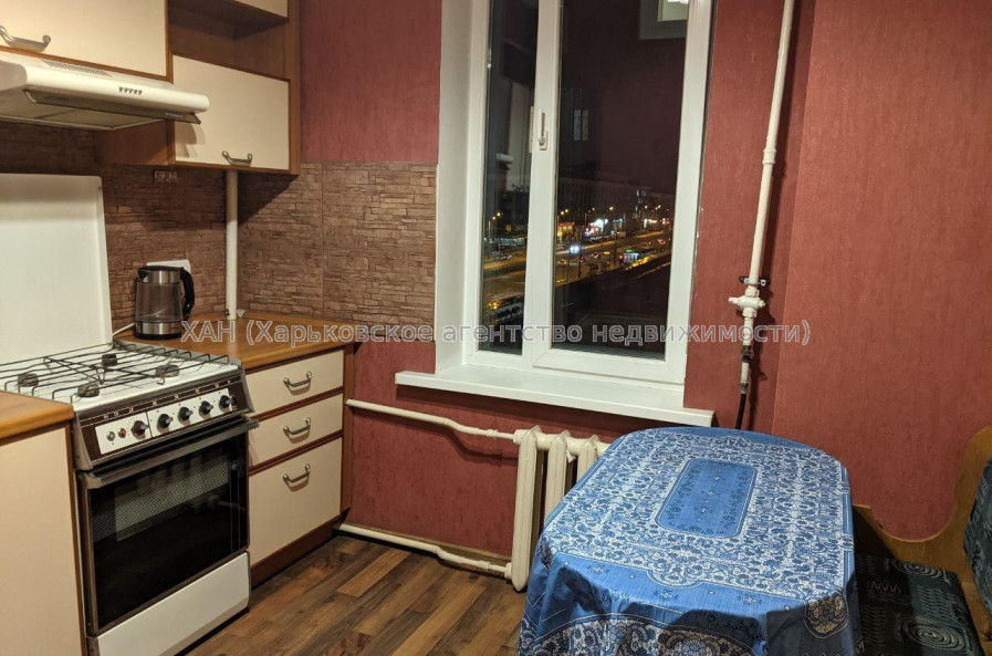 Продам квартиру, Науки просп. , 2 кім., 51.20 м², капитальный ремонт 