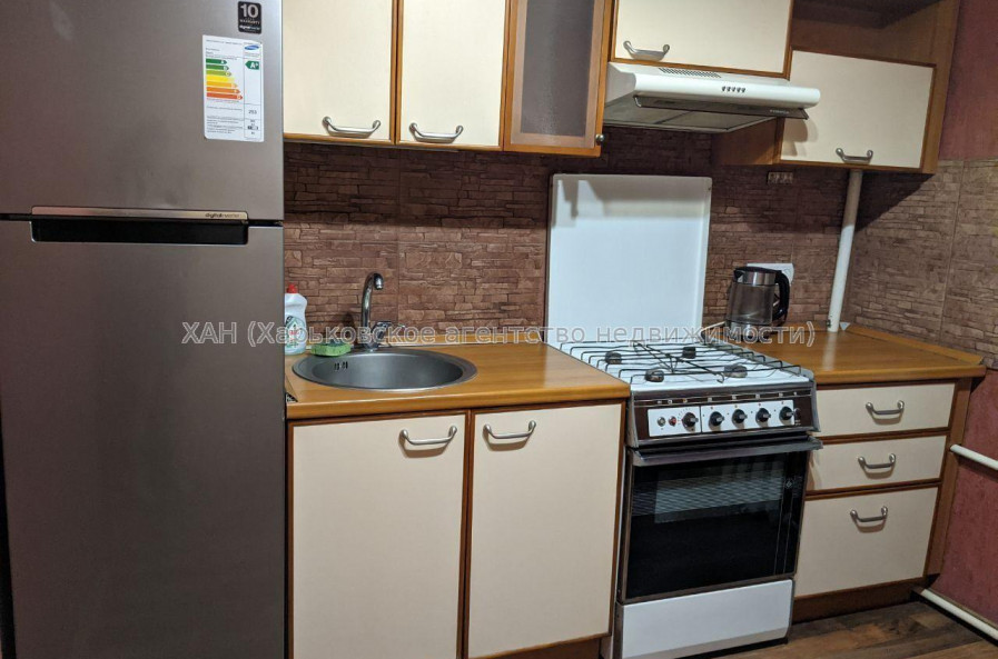 Продам квартиру, Науки просп. , 2 кім., 51.20 м², капитальный ремонт 