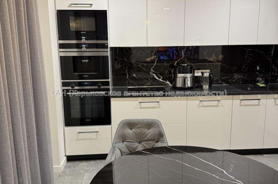 Продам квартиру, Мира ул. , 2  ком., 86 м², авторский дизайн 