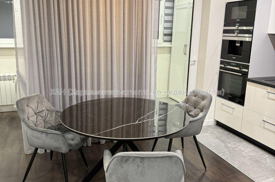 Продам квартиру, Мира ул. , 2  ком., 86 м², авторский дизайн 