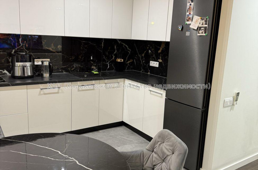 Продам квартиру, Мира ул. , 2  ком., 86 м², авторский дизайн 