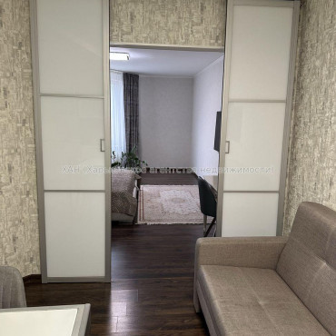 Продам квартиру, Гольдберговская ул. , 2 кім., 80 м², евроремонт 