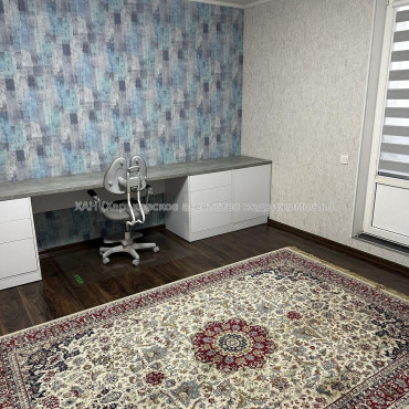 Продам квартиру, Гольдберговская ул. , 2 кім., 80 м², евроремонт 