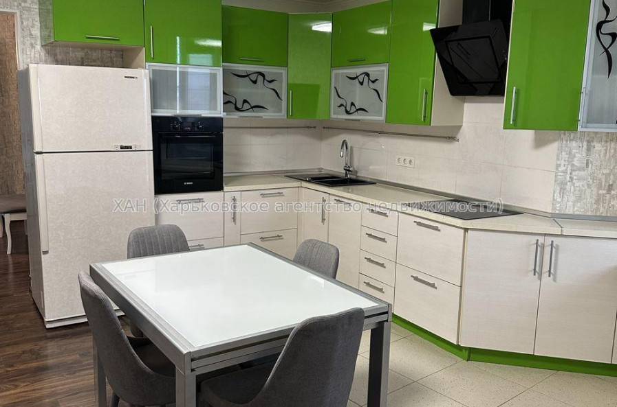 Продам квартиру, Гольдберговская ул. , 2 кім., 80 м², евроремонт 