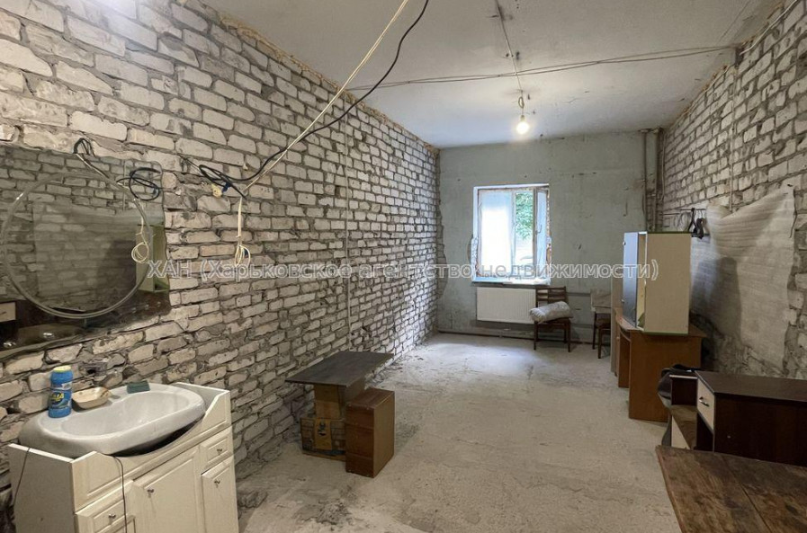 Продам квартиру, Михайлика ул. , 1 кім., 21.20 м², без внутренних работ 