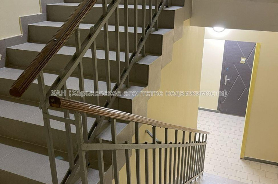Продам квартиру, Михайлика ул. , 1 кім., 21.20 м², без внутренних работ 