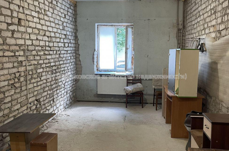 Продам квартиру, Михайлика ул. , 1 кім., 21.20 м², без внутренних работ 