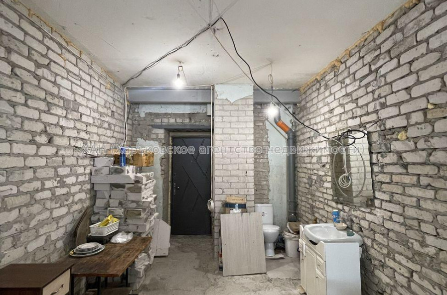 Продам квартиру, Михайлика ул. , 1  ком., 21.20 м², без внутренних работ 
