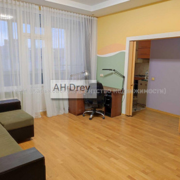 Продам квартиру, Новоалександровская ул. , 1 кім., 48 м², авторский дизайн 