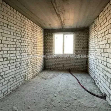 Продам квартиру, Валентиновская ул. , 1 кім., 40 м², без внутренних работ 