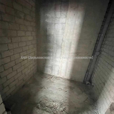 Продам квартиру, Валентиновская ул. , 1 кім., 40 м², без внутренних работ 