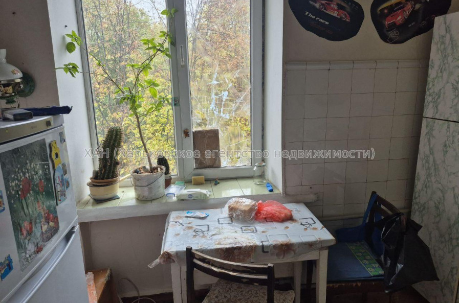 Продам квартиру, Библика ул. , 2  ком., 42 м², советский ремонт 