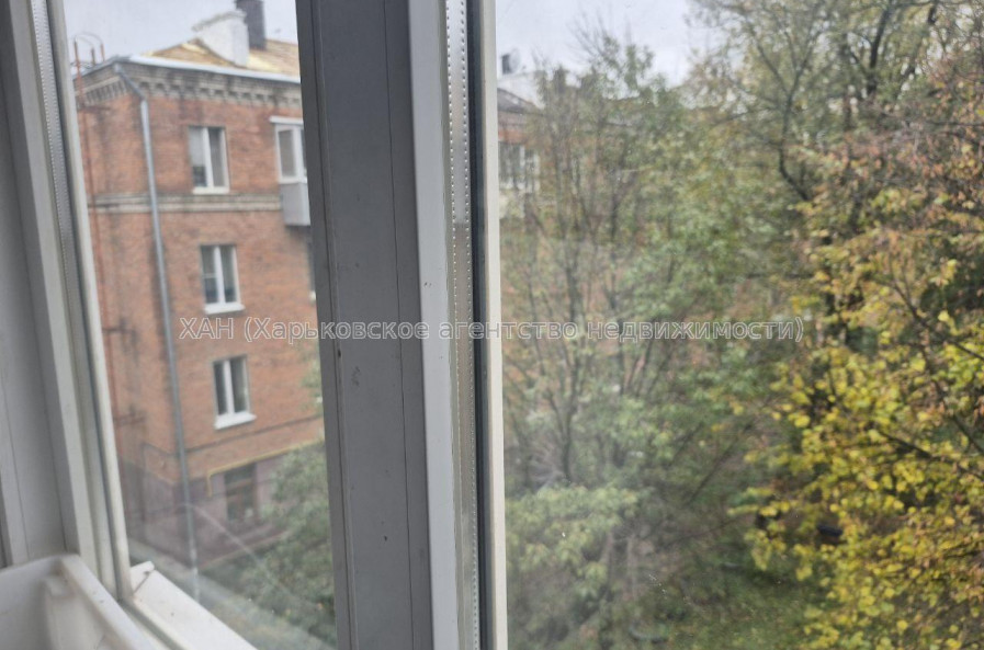 Продам квартиру, Библика ул. , 2  ком., 42 м², советский ремонт 