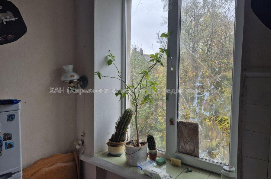 Продам квартиру, Библика ул. , 2  ком., 42 м², советский ремонт 