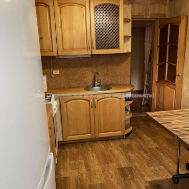 Продам квартиру, 1  ком., 37 м², капитальный ремонт 