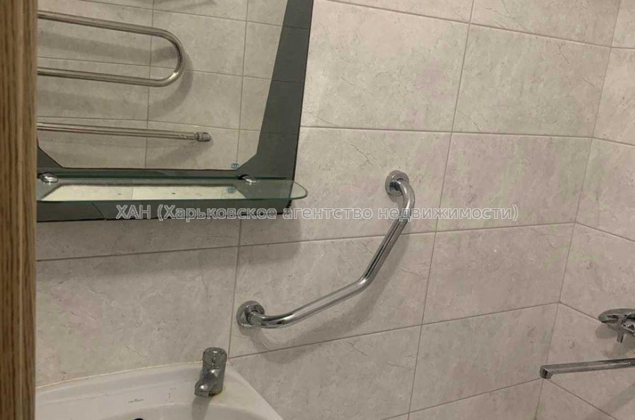 Продам квартиру, Гвардейцев Широнинцев ул. , 1  ком., 33 м², капитальный ремонт 