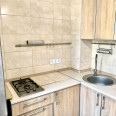 Продам квартиру, Гвардейцев Широнинцев ул. , 1  ком., 33 м², капитальный ремонт 
