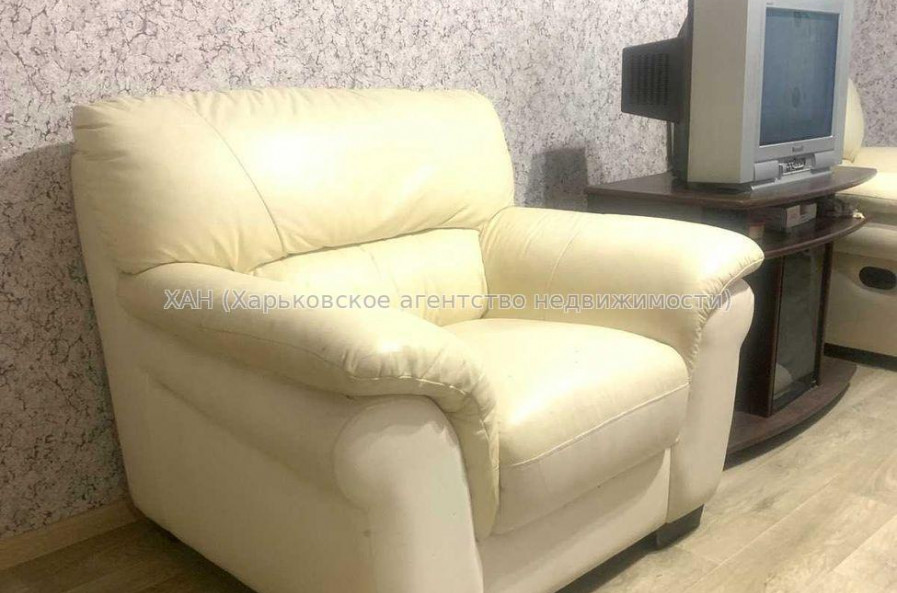 Продам квартиру, Гвардейцев Широнинцев ул. , 1  ком., 33 м², капитальный ремонт 