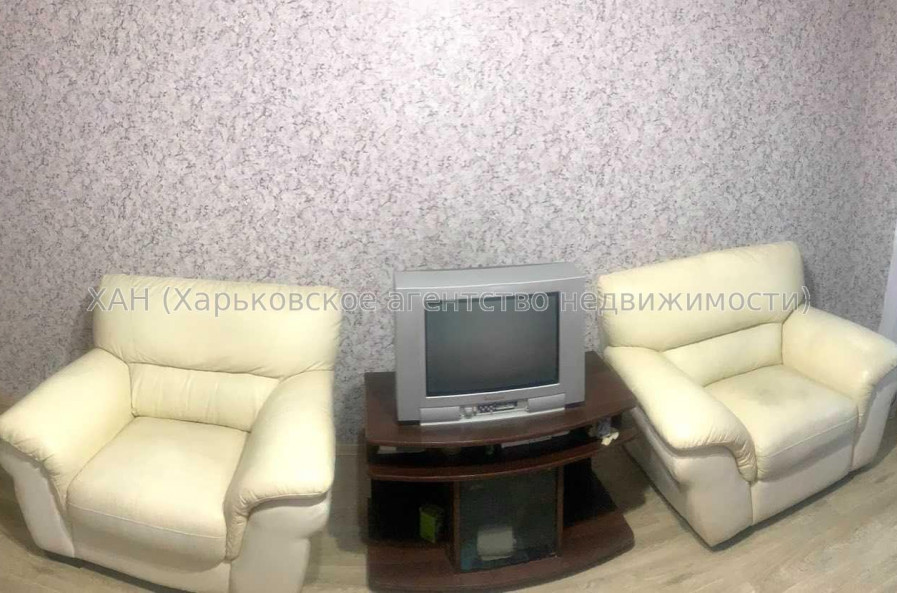 Продам квартиру, Гвардейцев Широнинцев ул. , 1  ком., 33 м², капитальный ремонт 