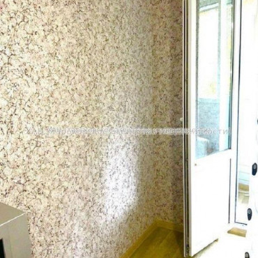 Продам квартиру, Гвардейцев Широнинцев ул. , 1 кім., 33 м², капитальный ремонт 