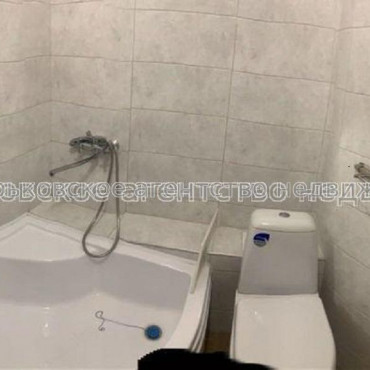 Продам квартиру, Гвардейцев Широнинцев ул. , 1 кім., 33 м², капитальный ремонт 