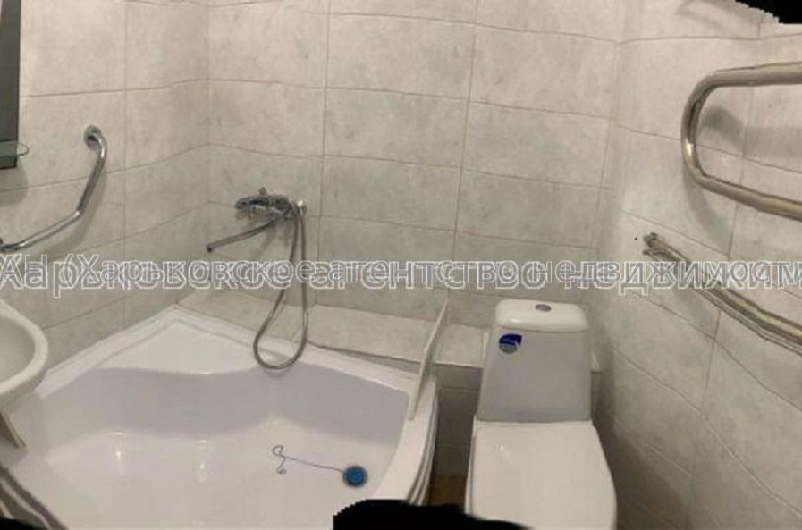 Продам квартиру, Гвардейцев Широнинцев ул. , 1  ком., 33 м², капитальный ремонт 